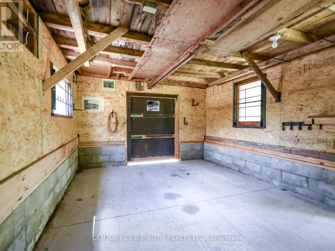 1039 DIVISION ROAD E, 