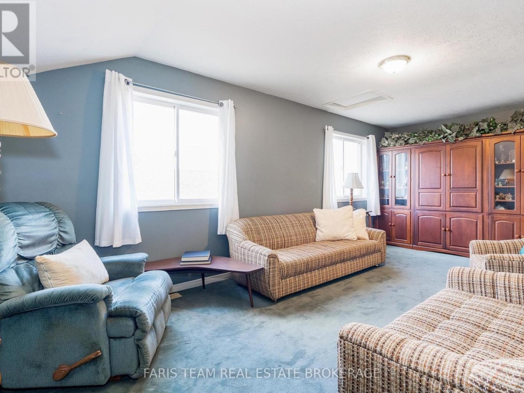 9 JULIA CRESCENT, 