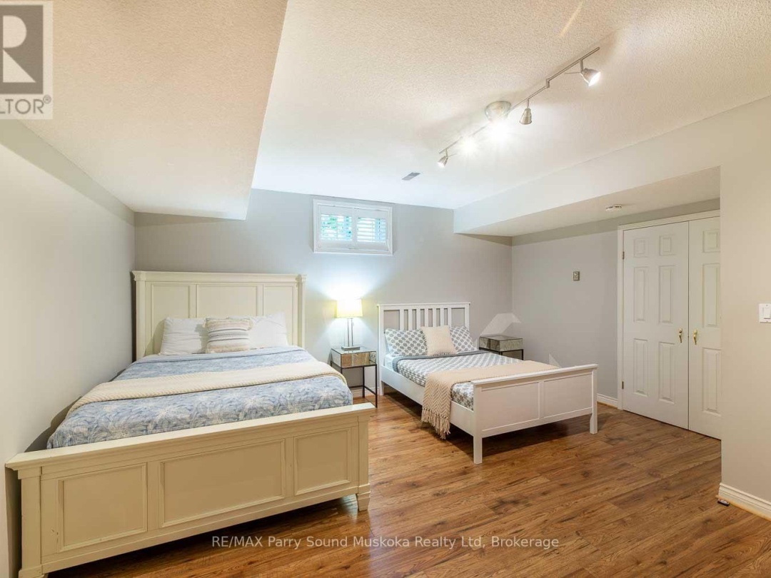 1075 SAWMILL LANE, 