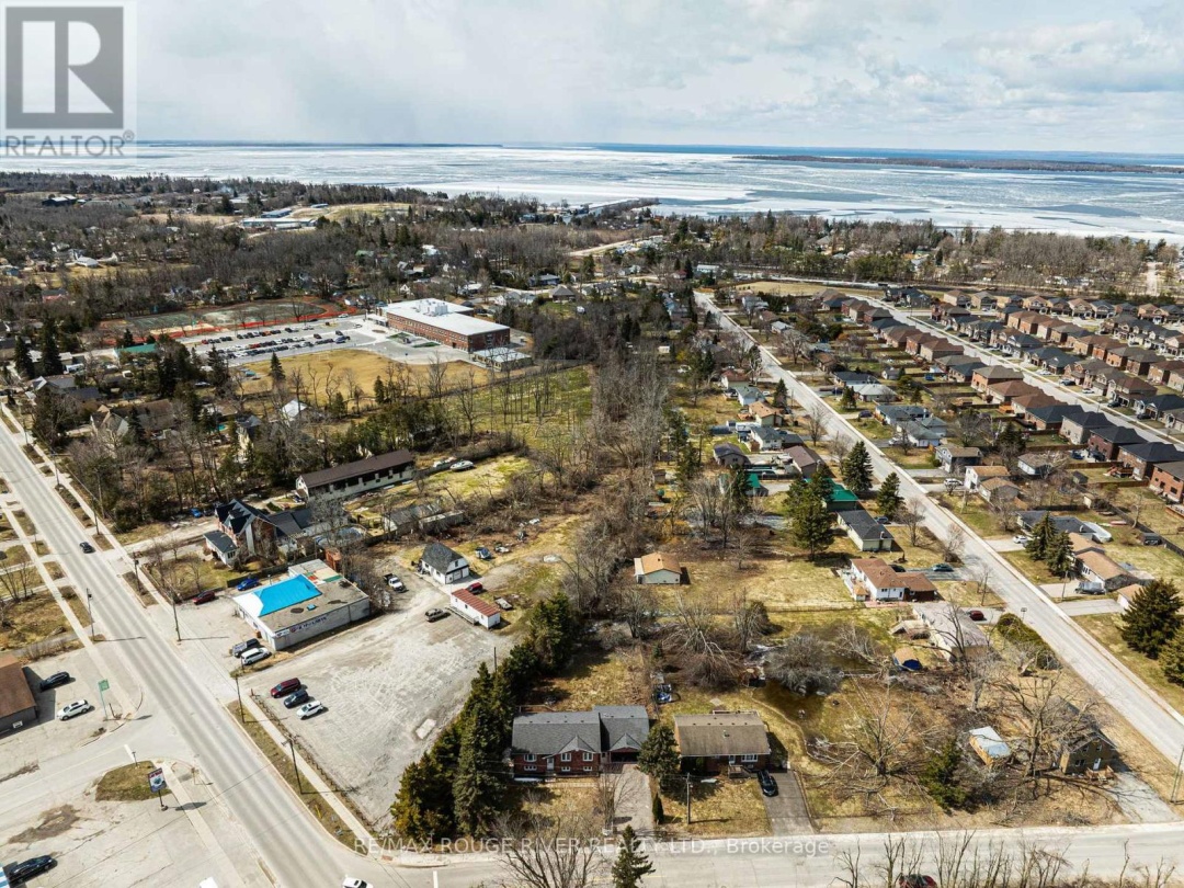 495 LAKELAND CRESCENT, 