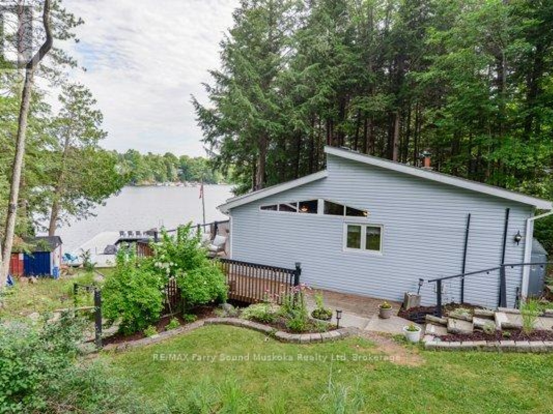 13 Shady Lane, Otter Lake