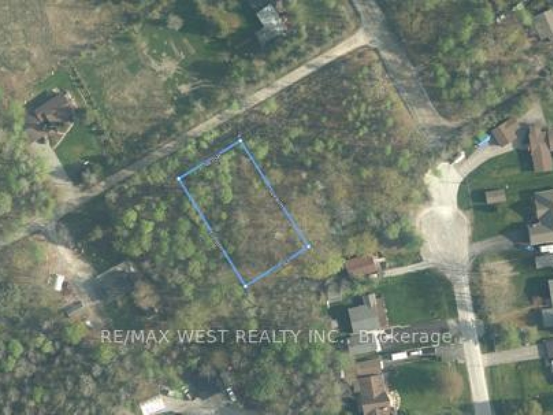 8 CRESCENT DRIVE, Tay