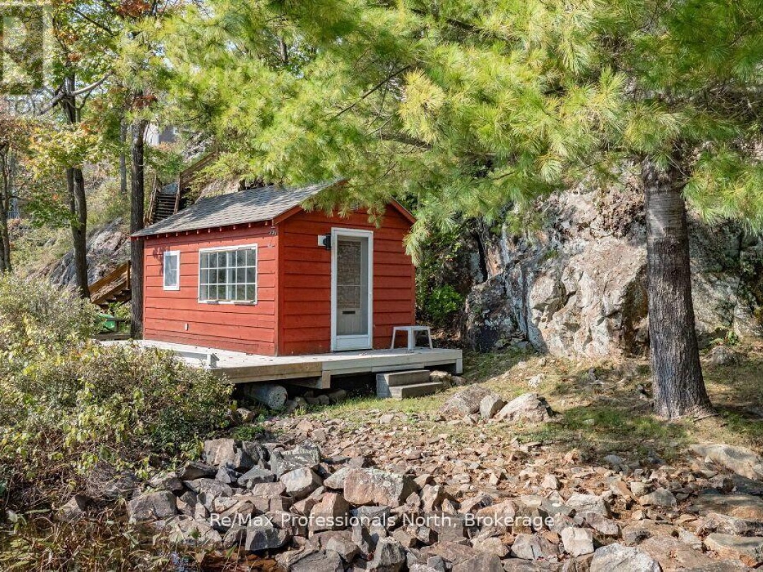 1006 BOOTH LANE, Pine Lake
