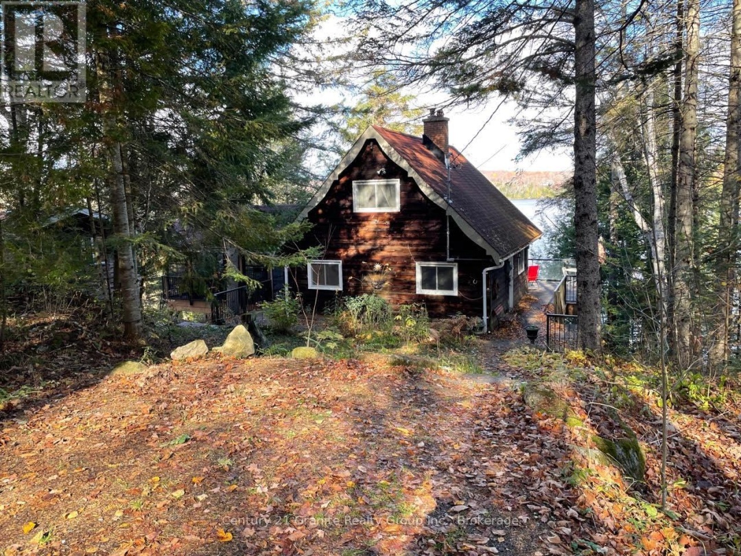 1038 BROKEN PADDLE ROAD, 