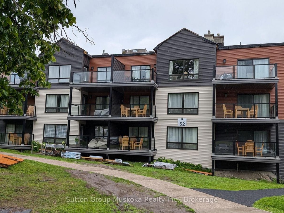 52 307 1235 Deerhurst Drive, Peninsula Lake