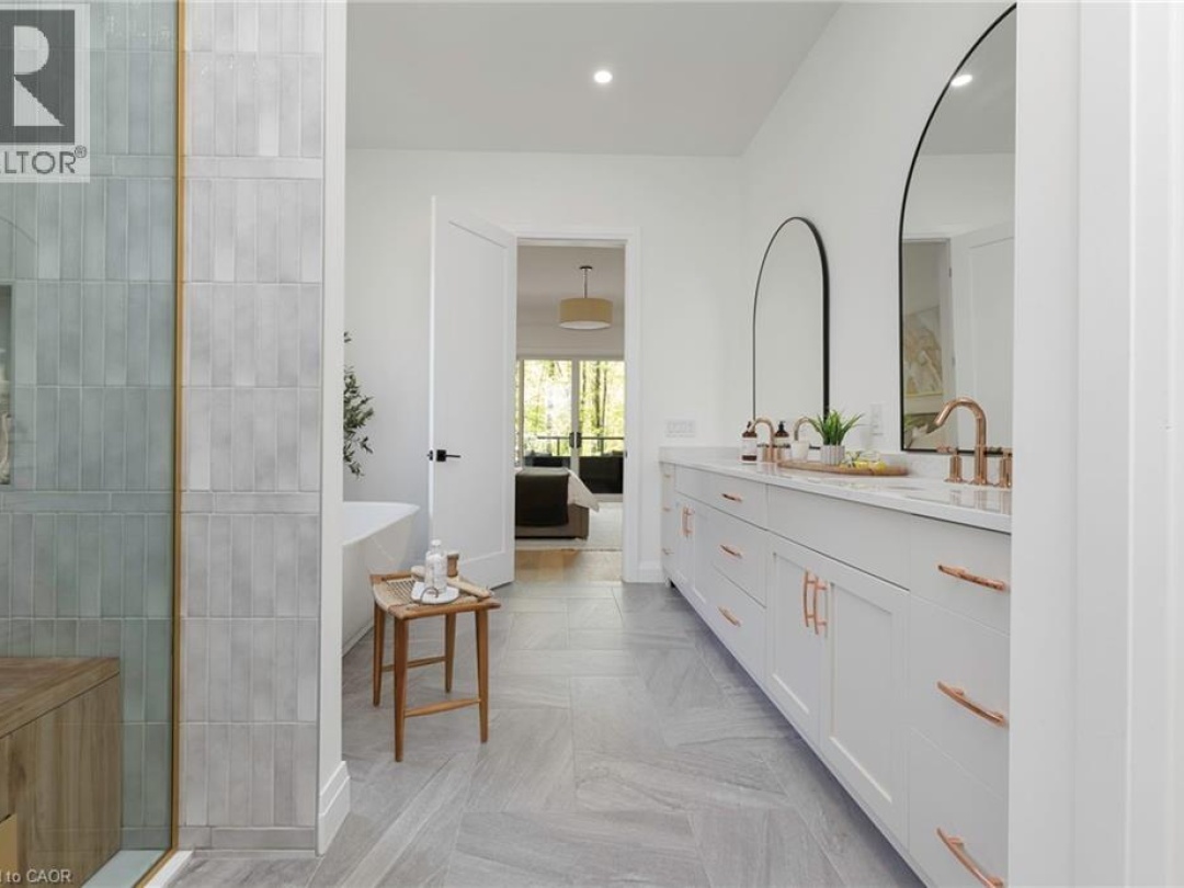 14 ST GEORGES Court, 
