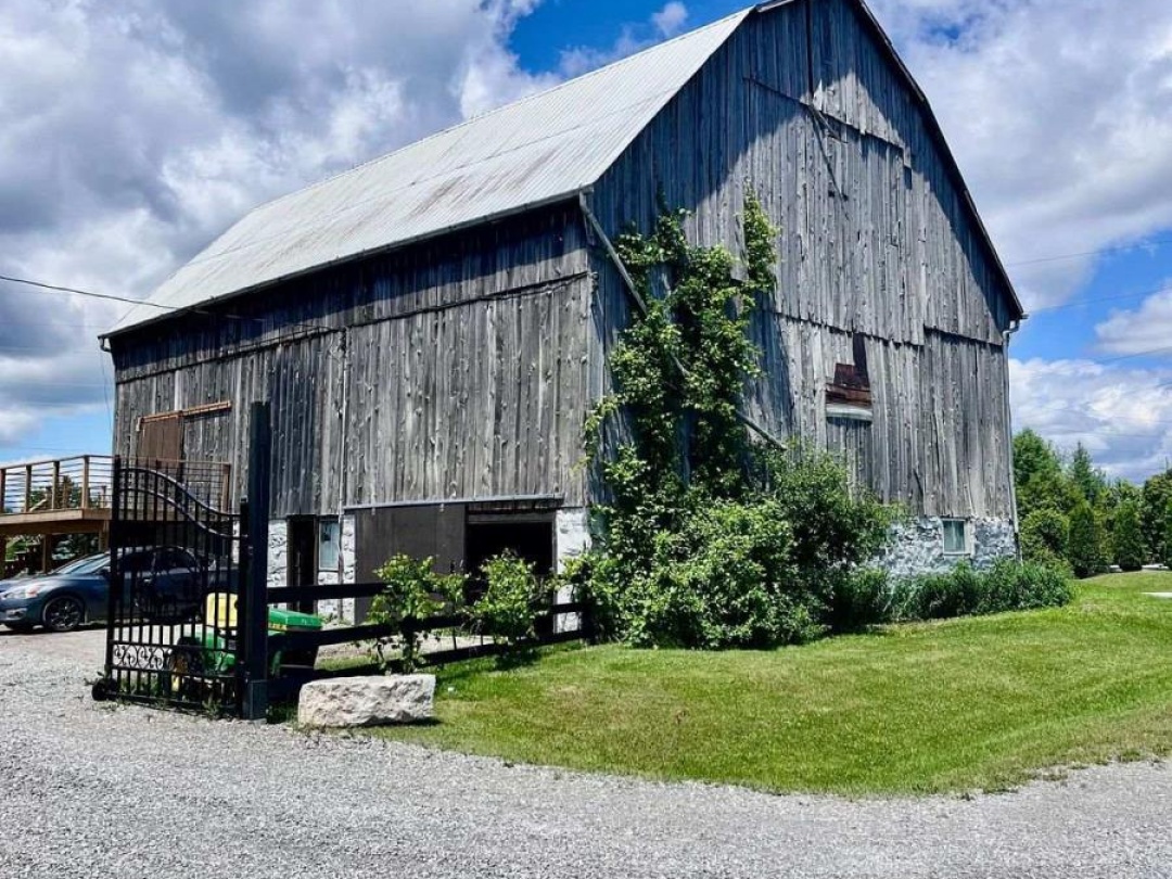 31 BLUE BAY LANE, 