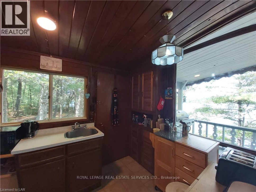 1327-1329 WOODLAND DRIVE, Muldrew Lake