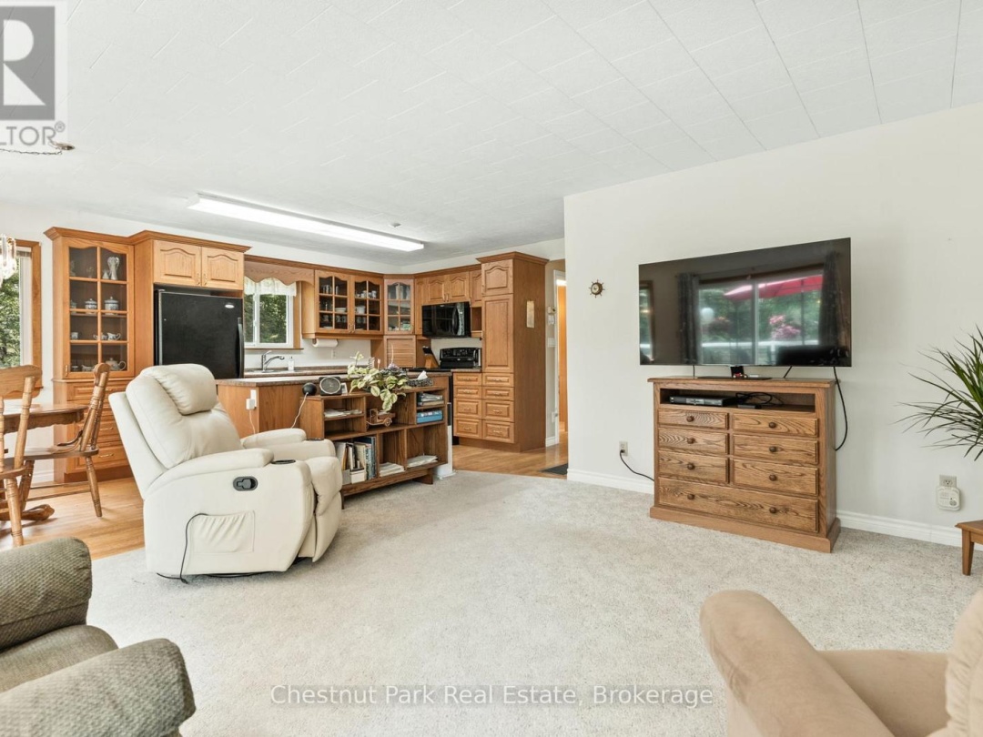1054 GREEN LAKE ROAD, Gull River