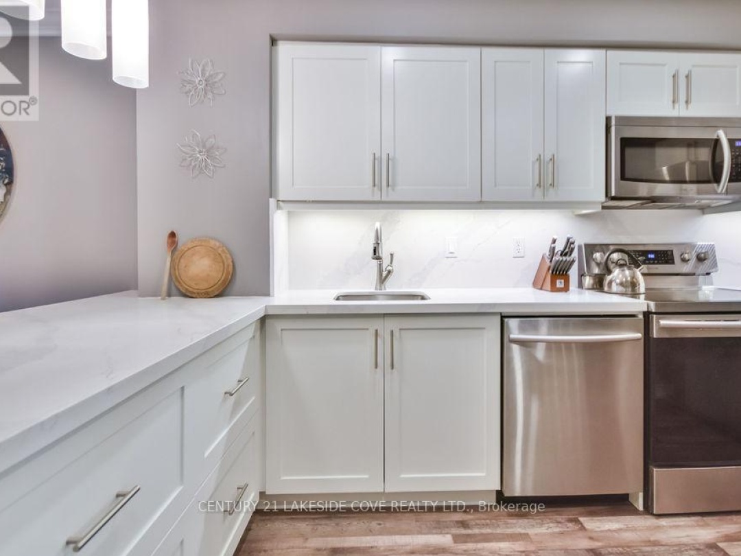 UNIT #7 - 70 LAGUNA PARKWAY, 