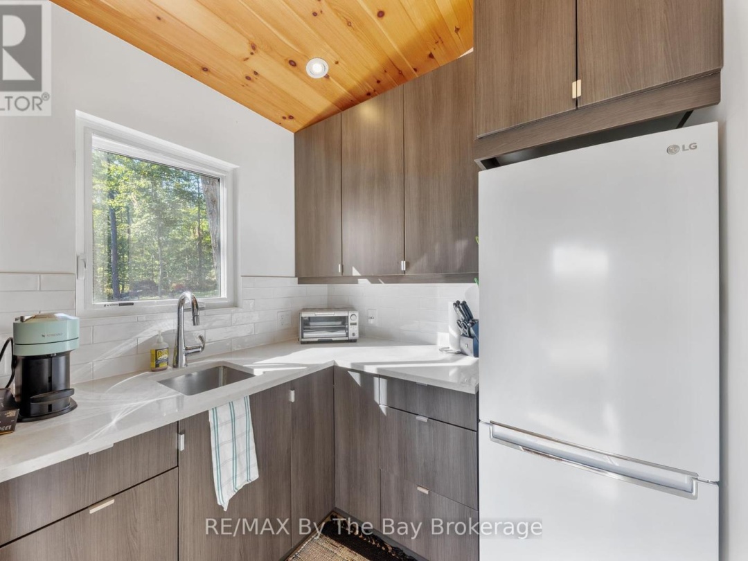 18152 GEORGIAN BAY SHORE, 