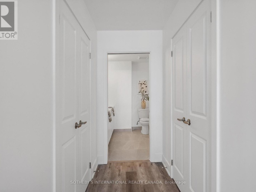 208 - 19B WEST STREET N, 