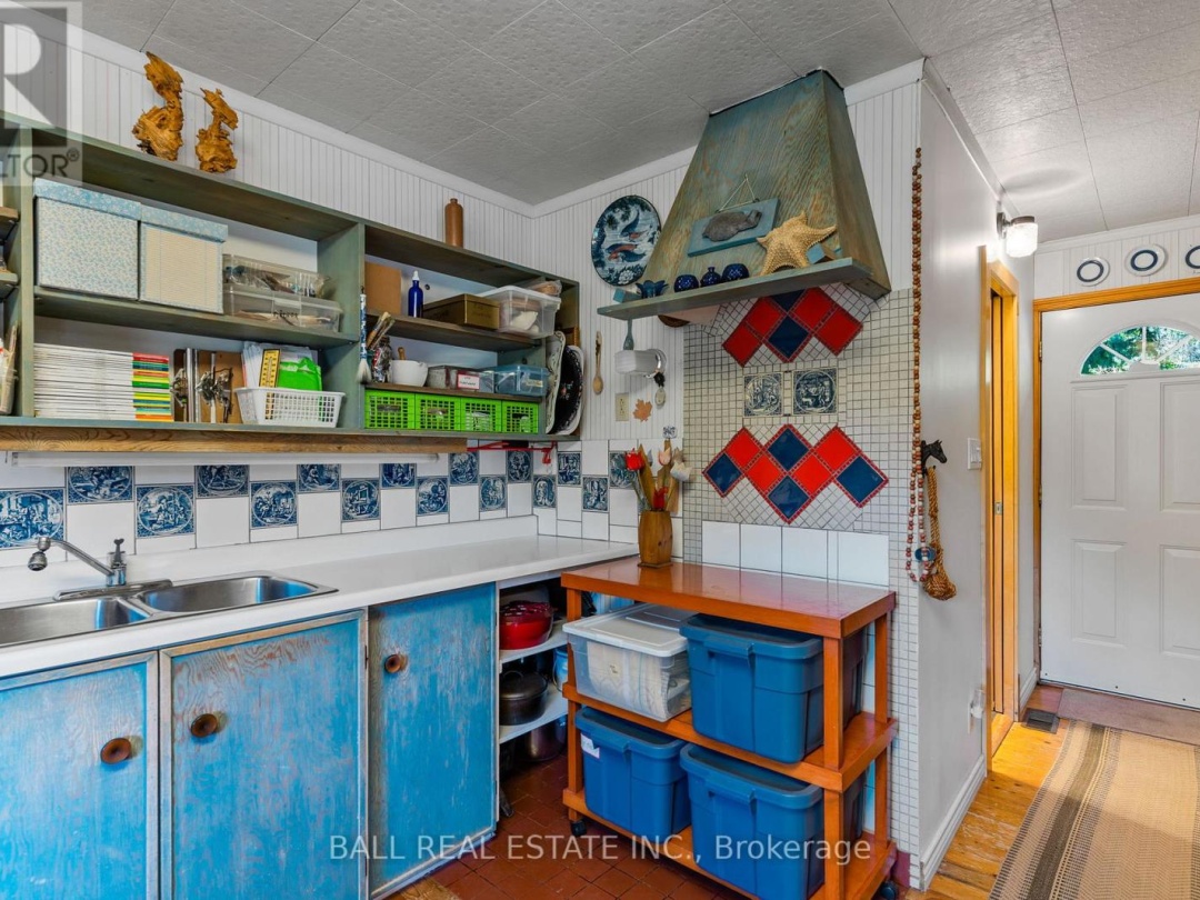 849 COUNTY RD 49, 