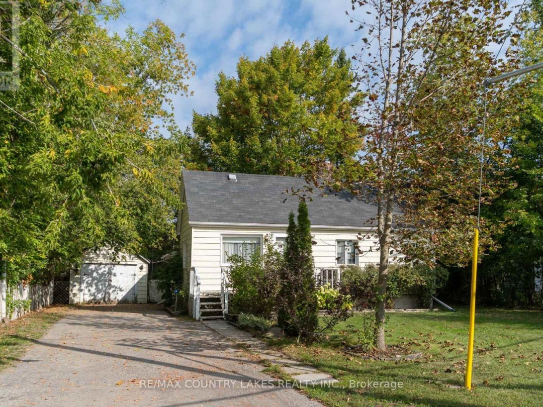 446 MAIN STREET E, 
