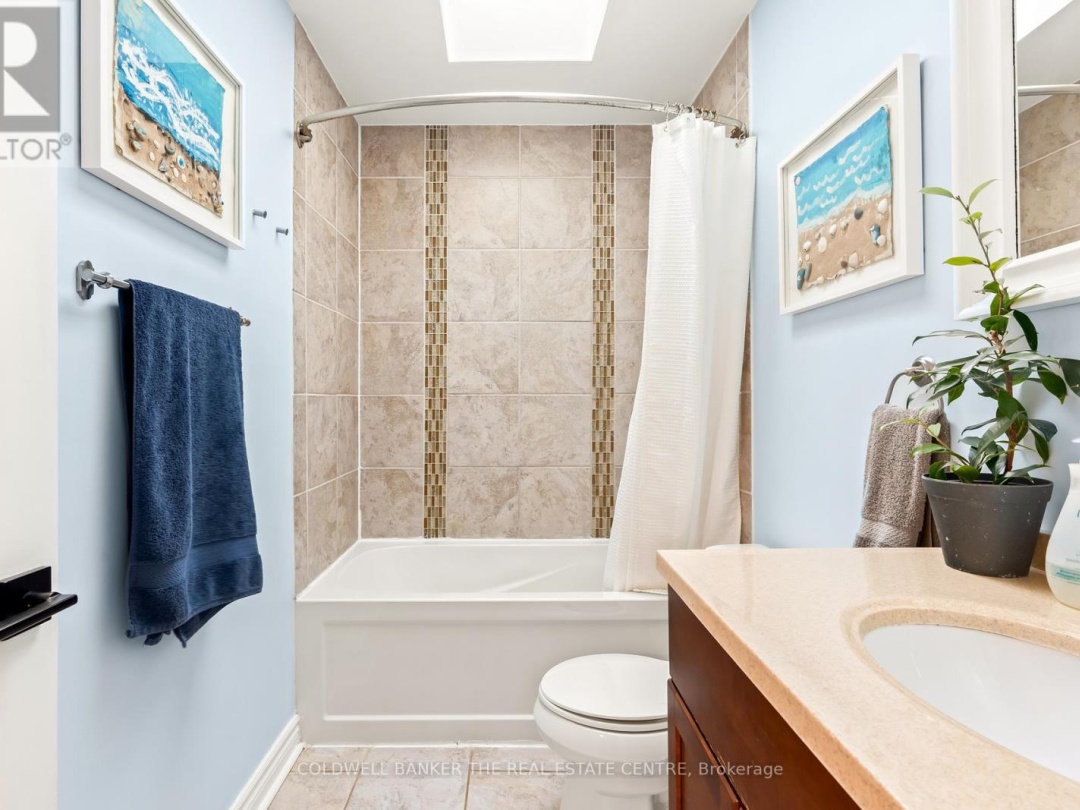 2656 WESTSHORE CRESCENT, 