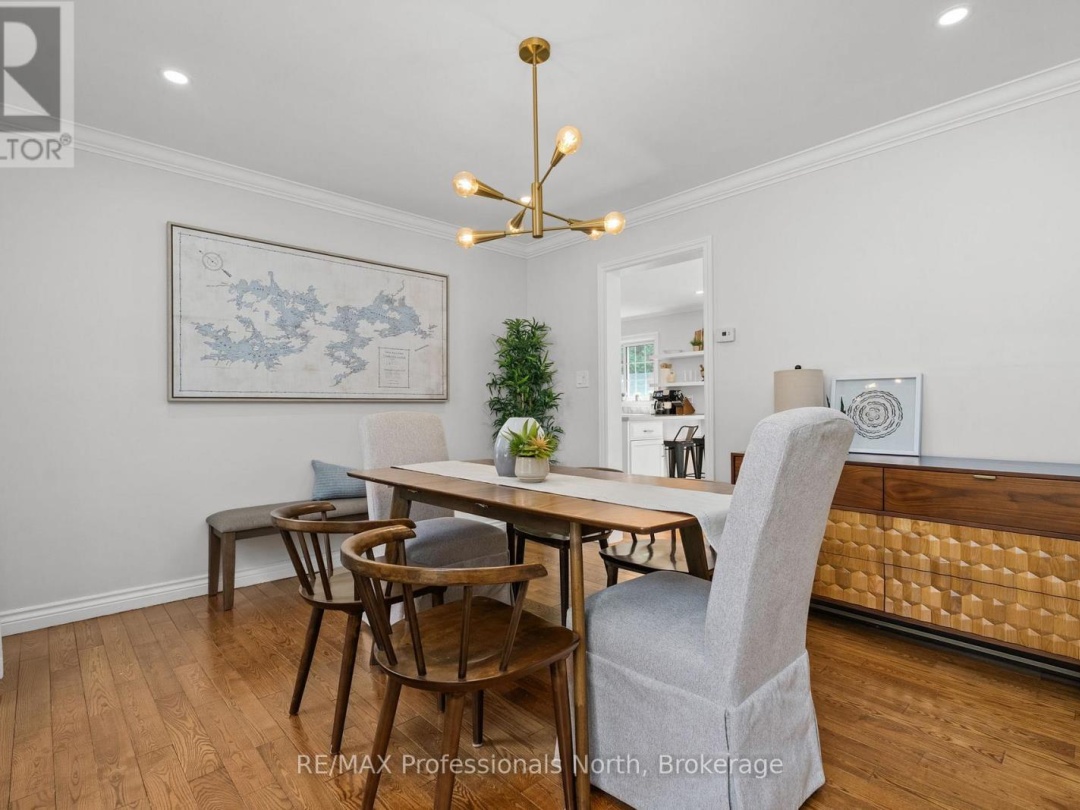 16 BROBST FOREST CRESCENT, 