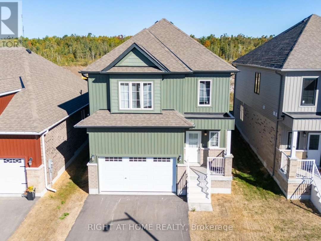 32 HILLCROFT WAY, 
