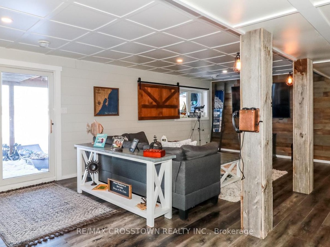 241 Eight Mile Point Road, Lake Simcoe