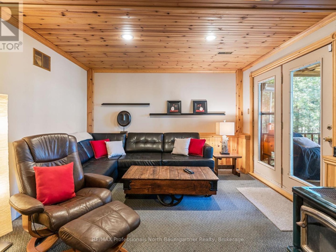 2766 Wilkinson Road, Kennisis Lake