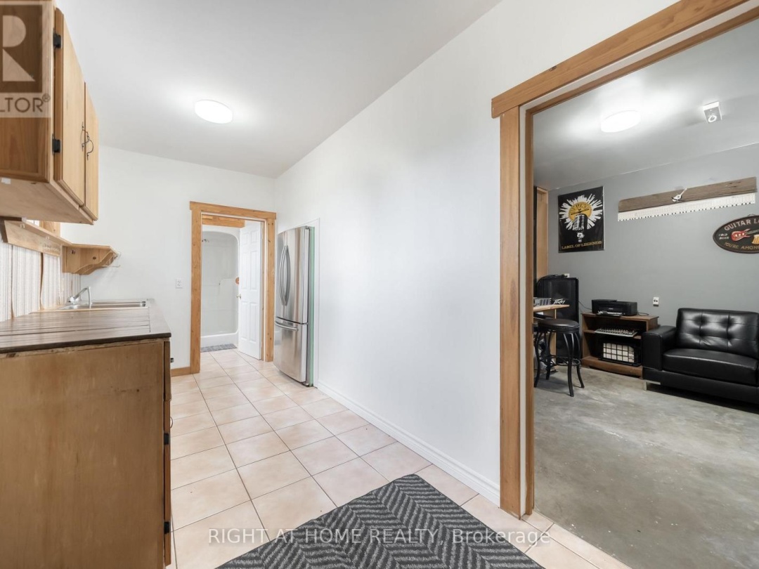 3392 CORONATION AVENUE, 