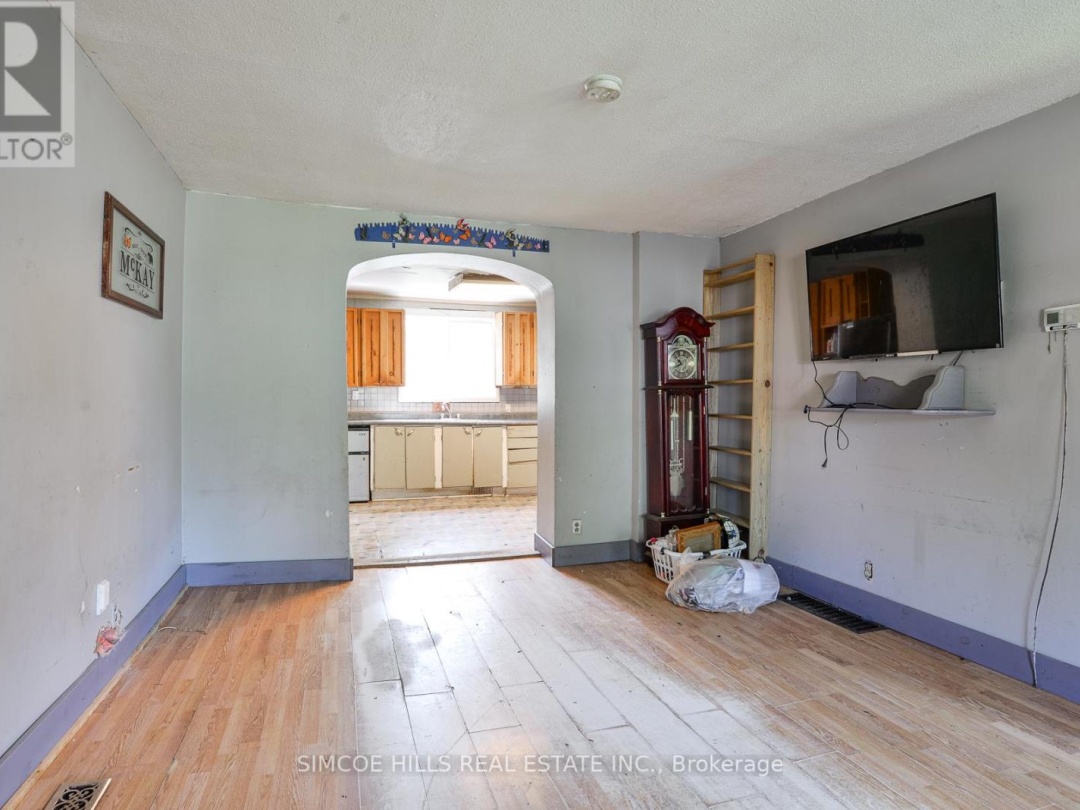 236 FRONT STREET S, 