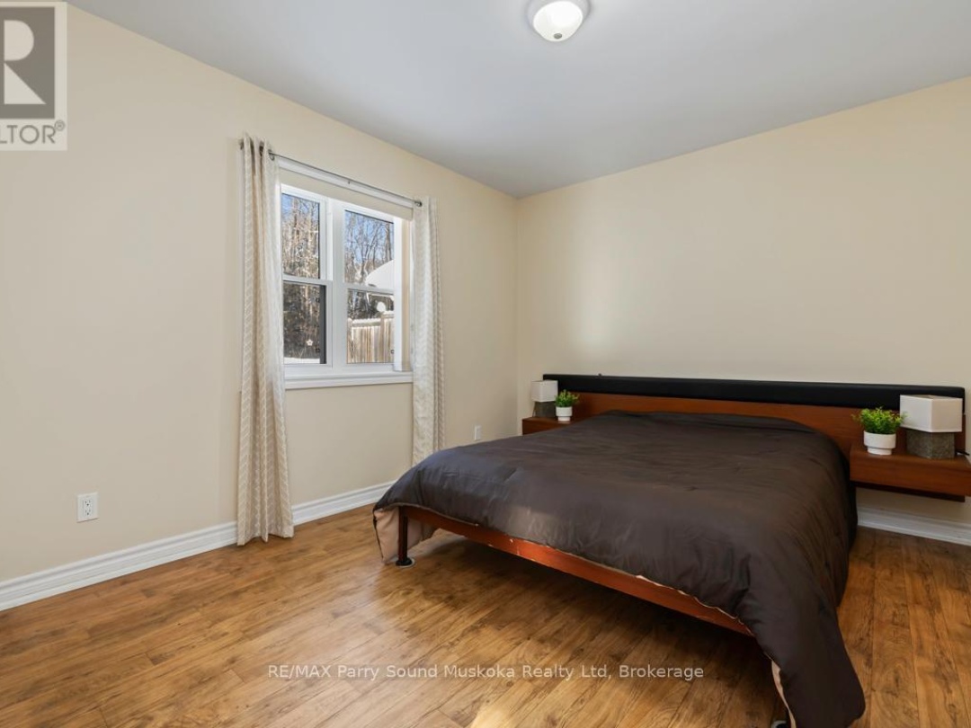 17 - 25 SEGUIN PLACE, 