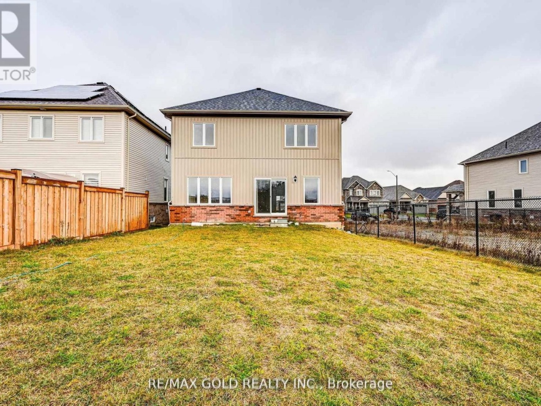 84 Atlantis Drive W, Orillia