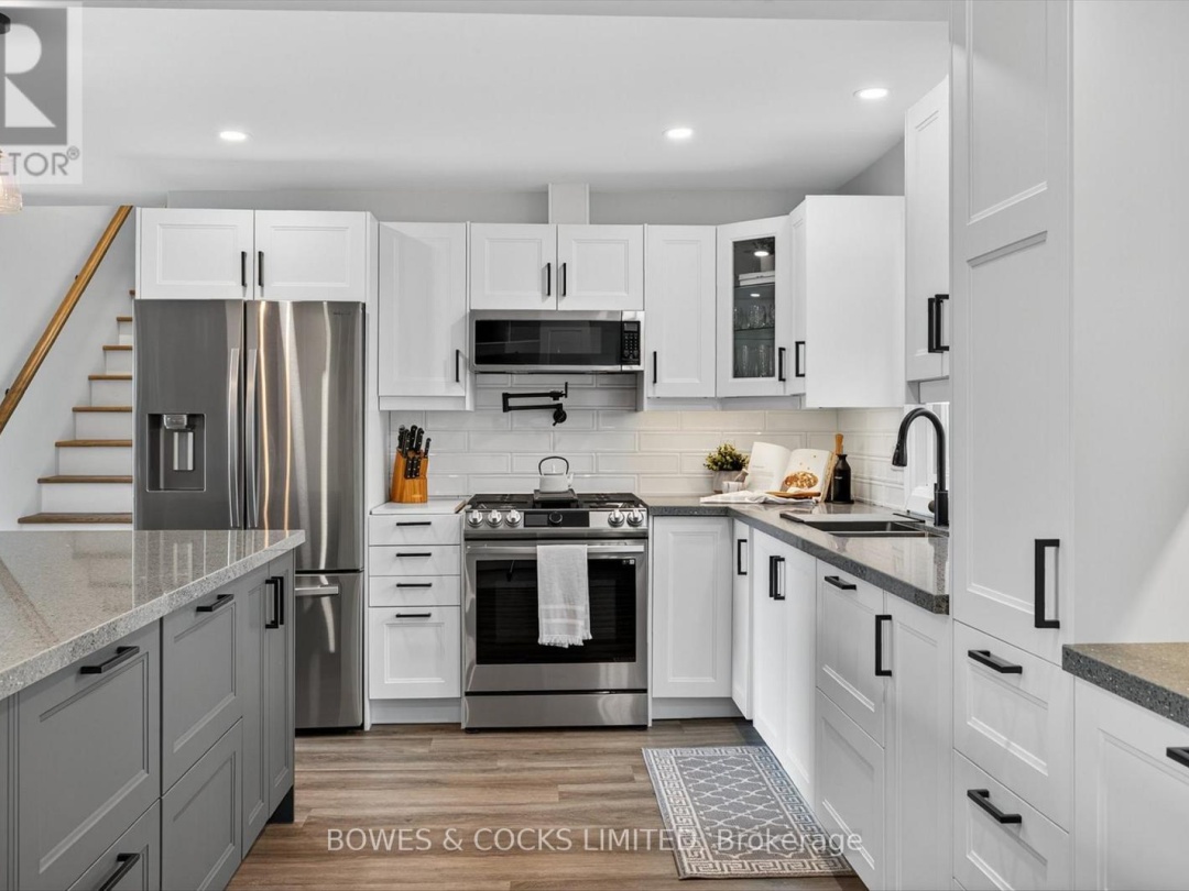 32 STURGEON GLEN ROAD, 