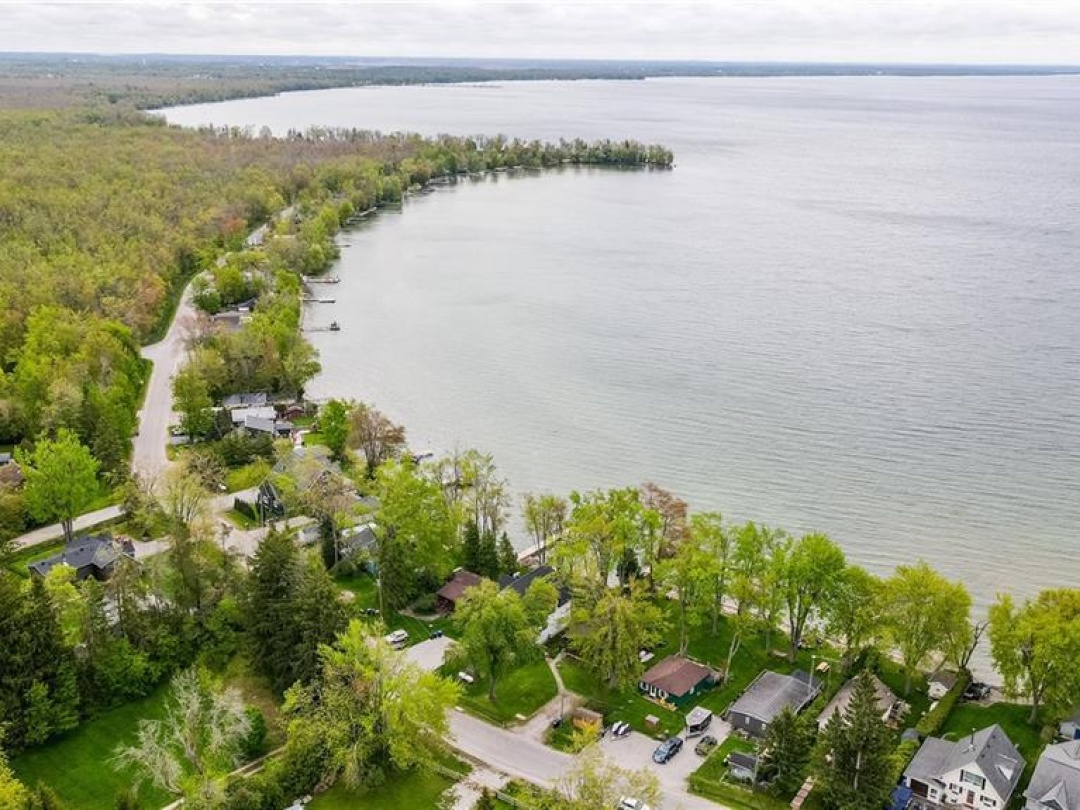 3822 Glenrest Drive Drive, Lake Simcoe