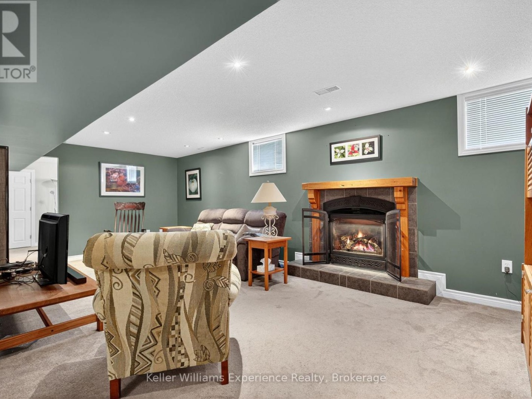 44 FIELDSTREAM CHASE, 