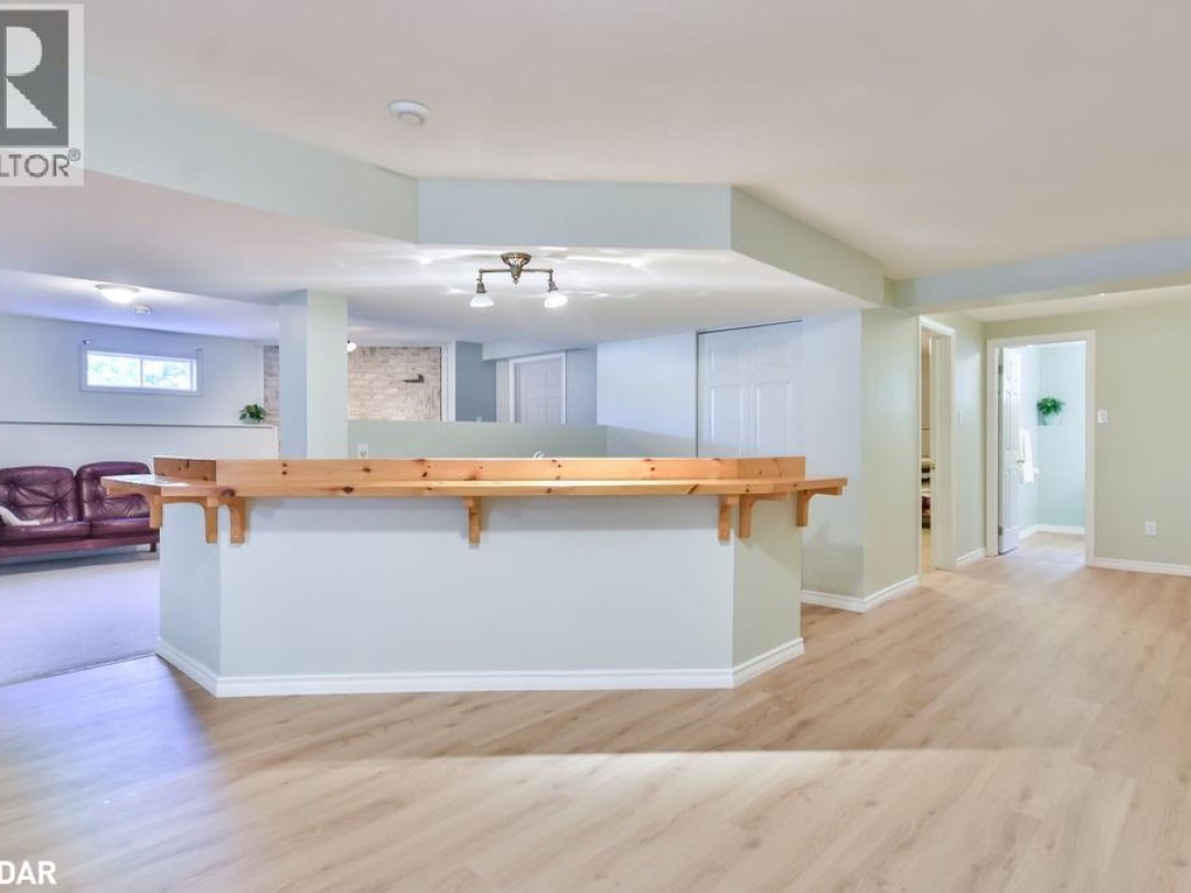 3 MAPLE Gate, 