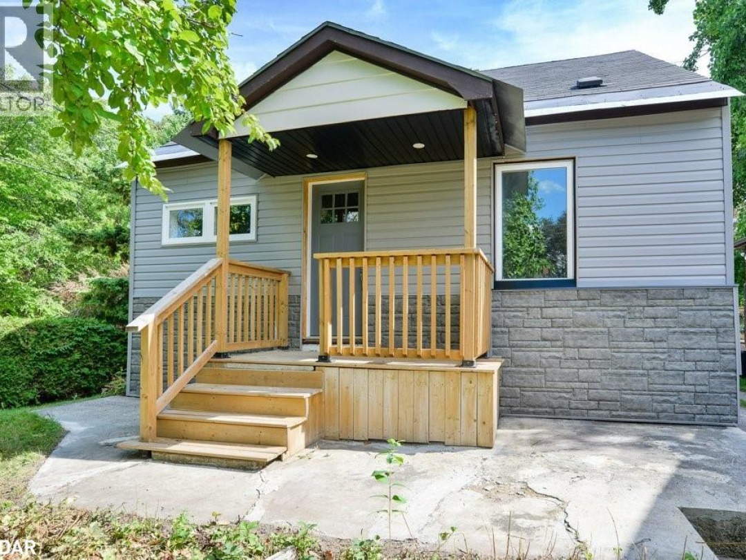 299 MARY Street, 