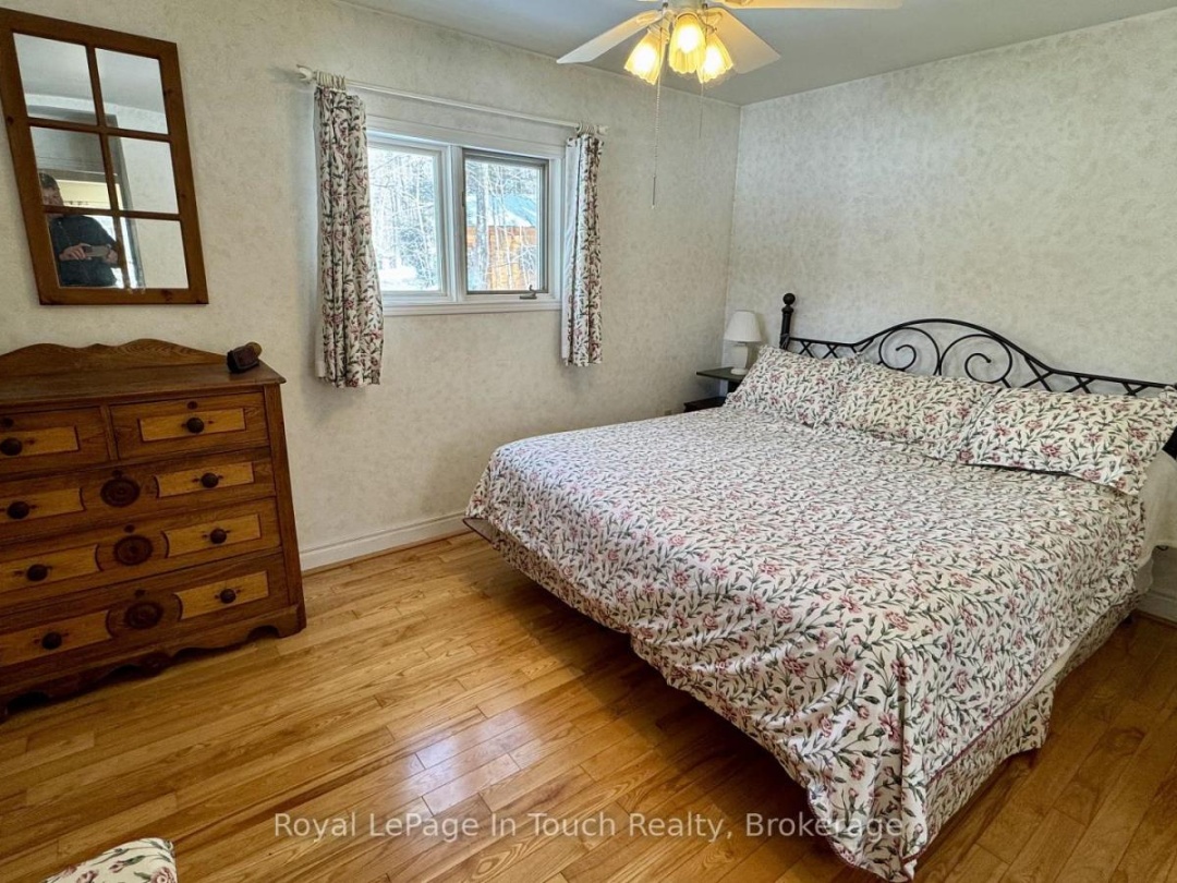 476 Hungry Bay Road E, Six Mile Lake