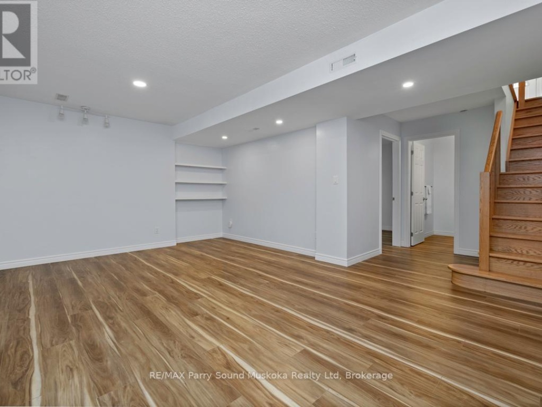 2B Brenda Avenue, Parry Sound