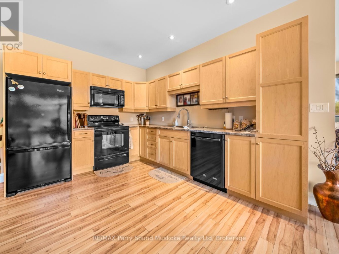 304 20 Silver Birch Court, Parry Sound
