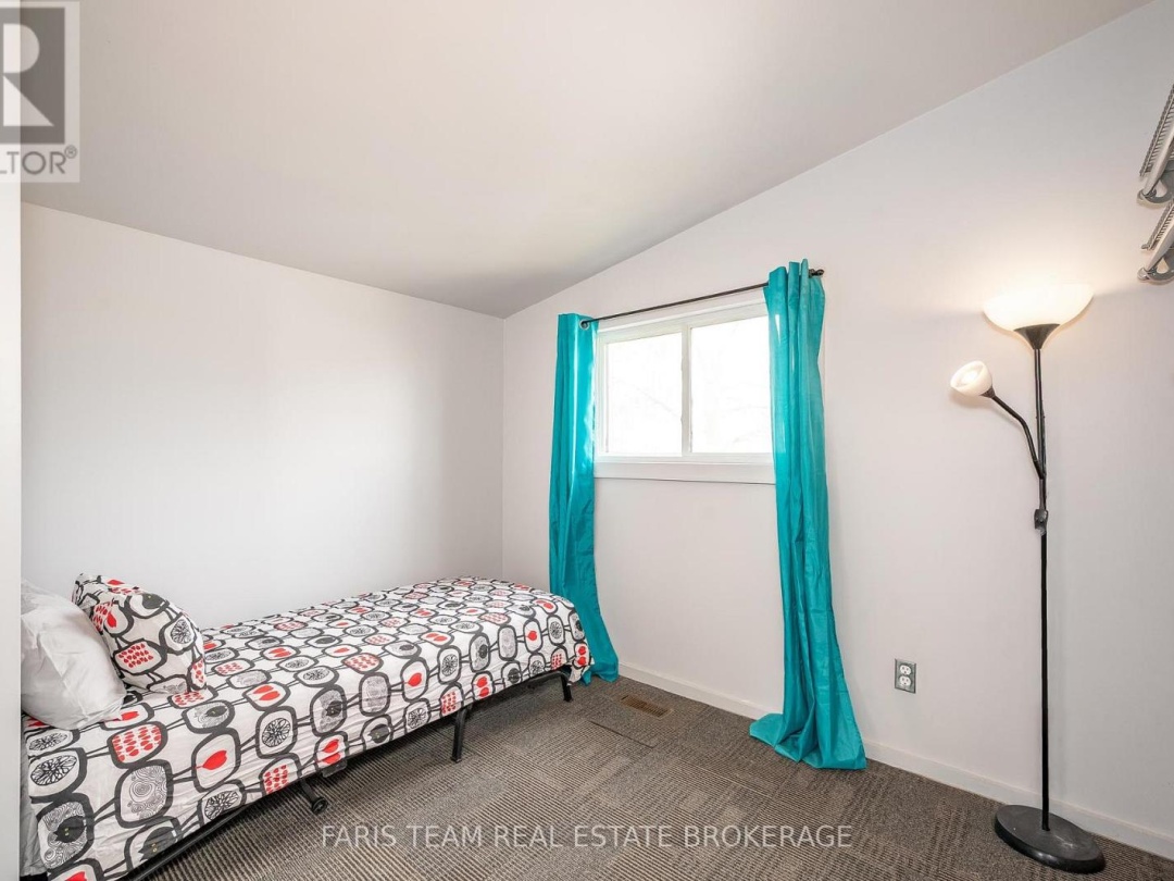 4 SCHOONER LANE, 