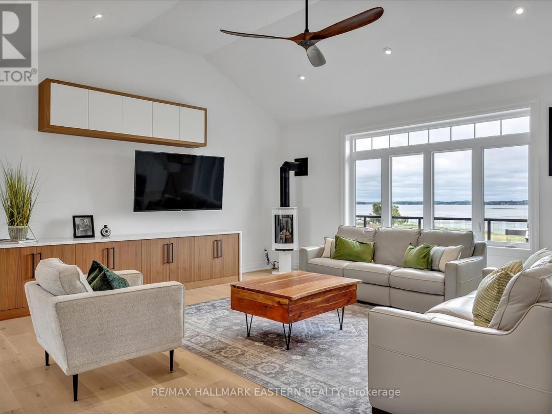 35 LAKEVIEW CRESCENT, 