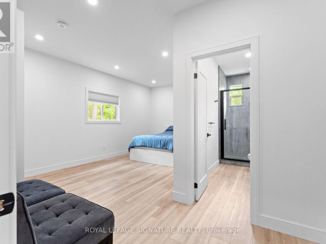 44 SUNNYSHORE PARK DRIVE, 