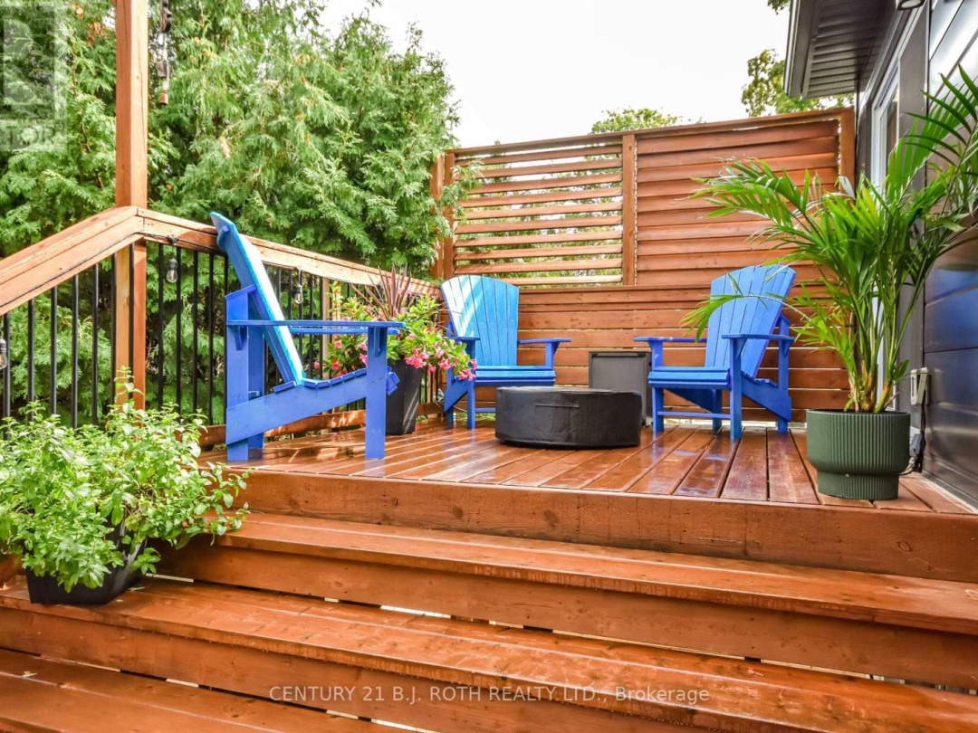 212 BORLAND STREET E, 
