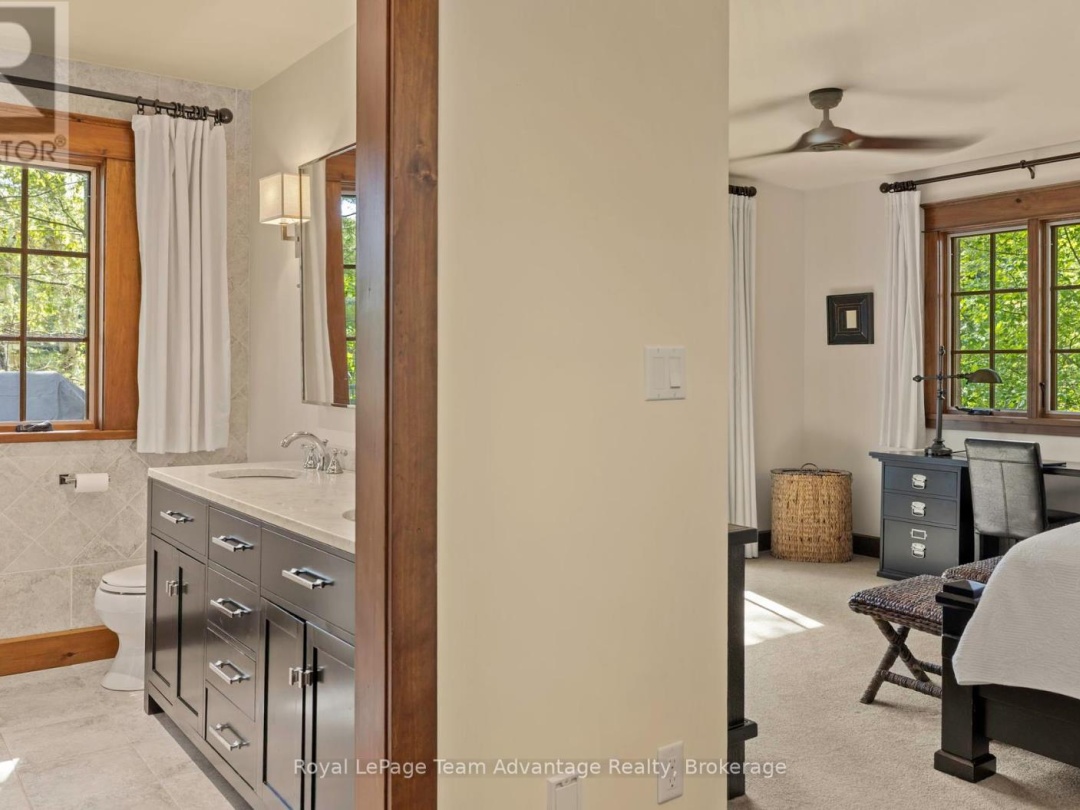 5 FALLINGVIEW TRAIL, 
