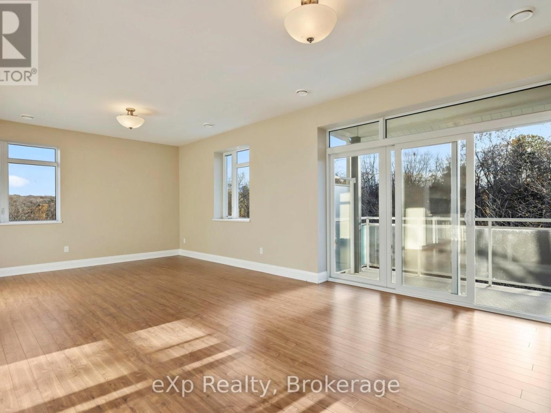 308 - 20D SILVER BIRCH COURT, 