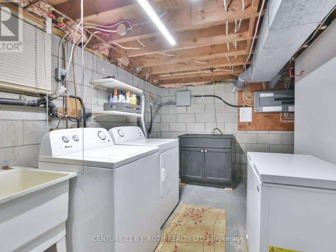 1039 DIVISION ROAD E, 