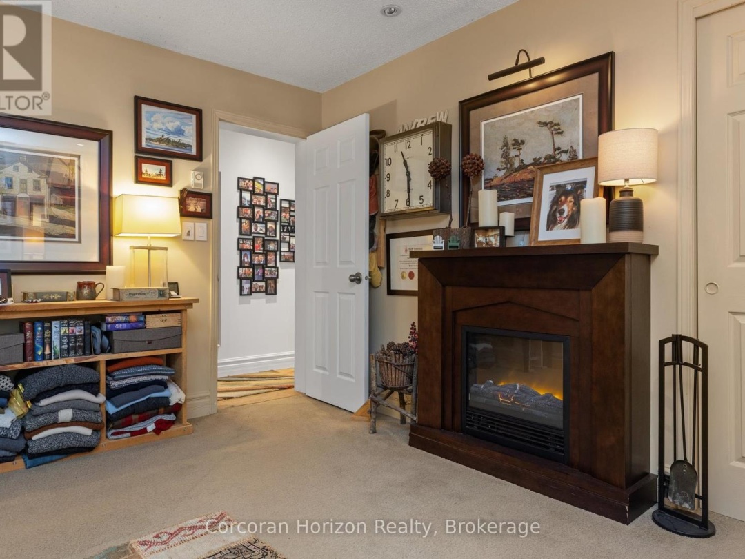 2517 HONEY HARBOUR ROAD, 