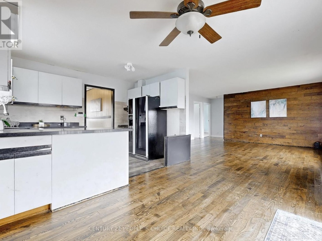 156 MAIN STREET W, 