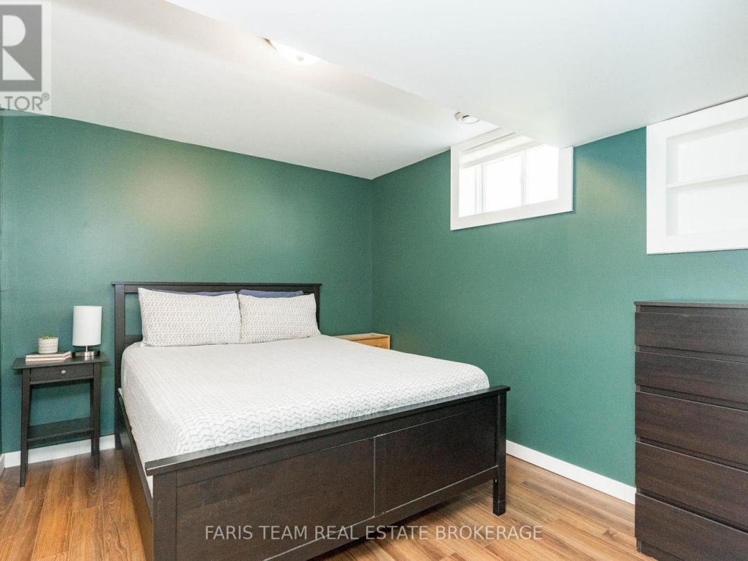 33 GEORGIAS WALK, 