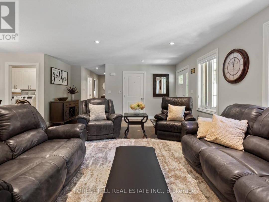 1025 TOWER CRESCENT, 