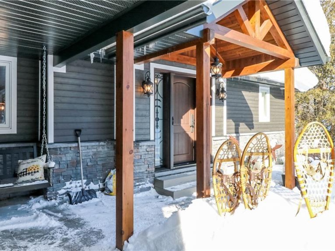 241 Eight Mile Point Road, Lake Simcoe