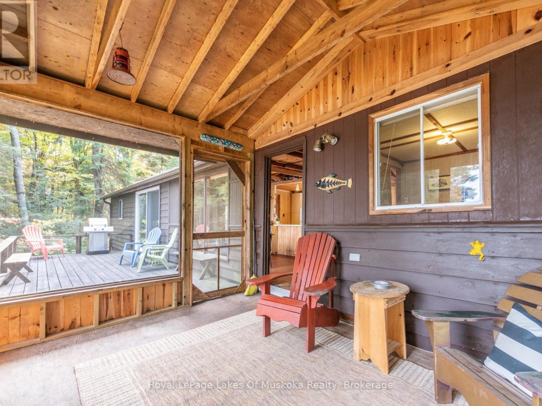 1086 South Toad Lake Road, Toad Lake