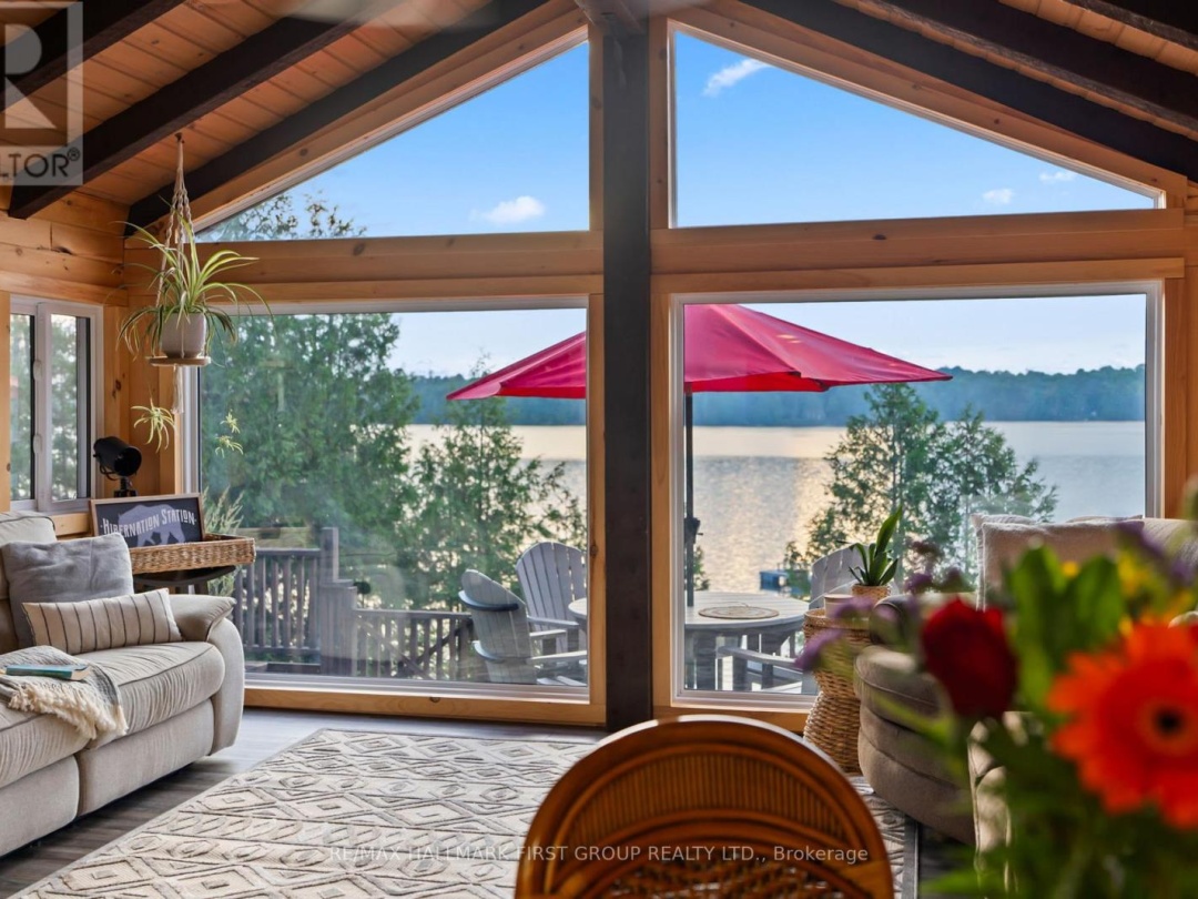 402 STEENBURG LAKE ROAD S, 