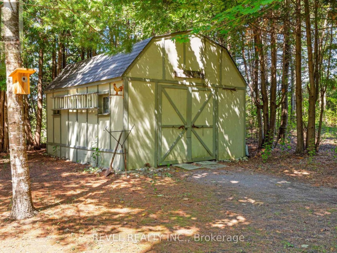 643 BALSAM LAKE DRIVE, 